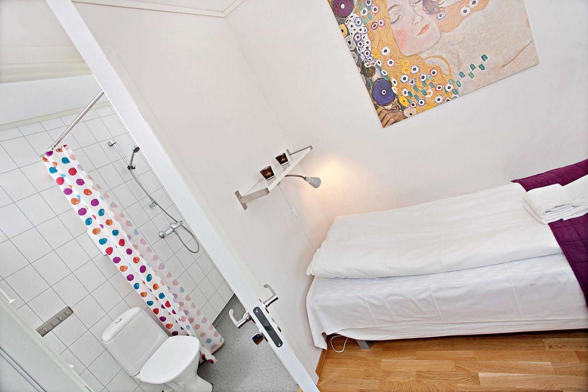Sandmoen Bed & Breakfast, Free Parking