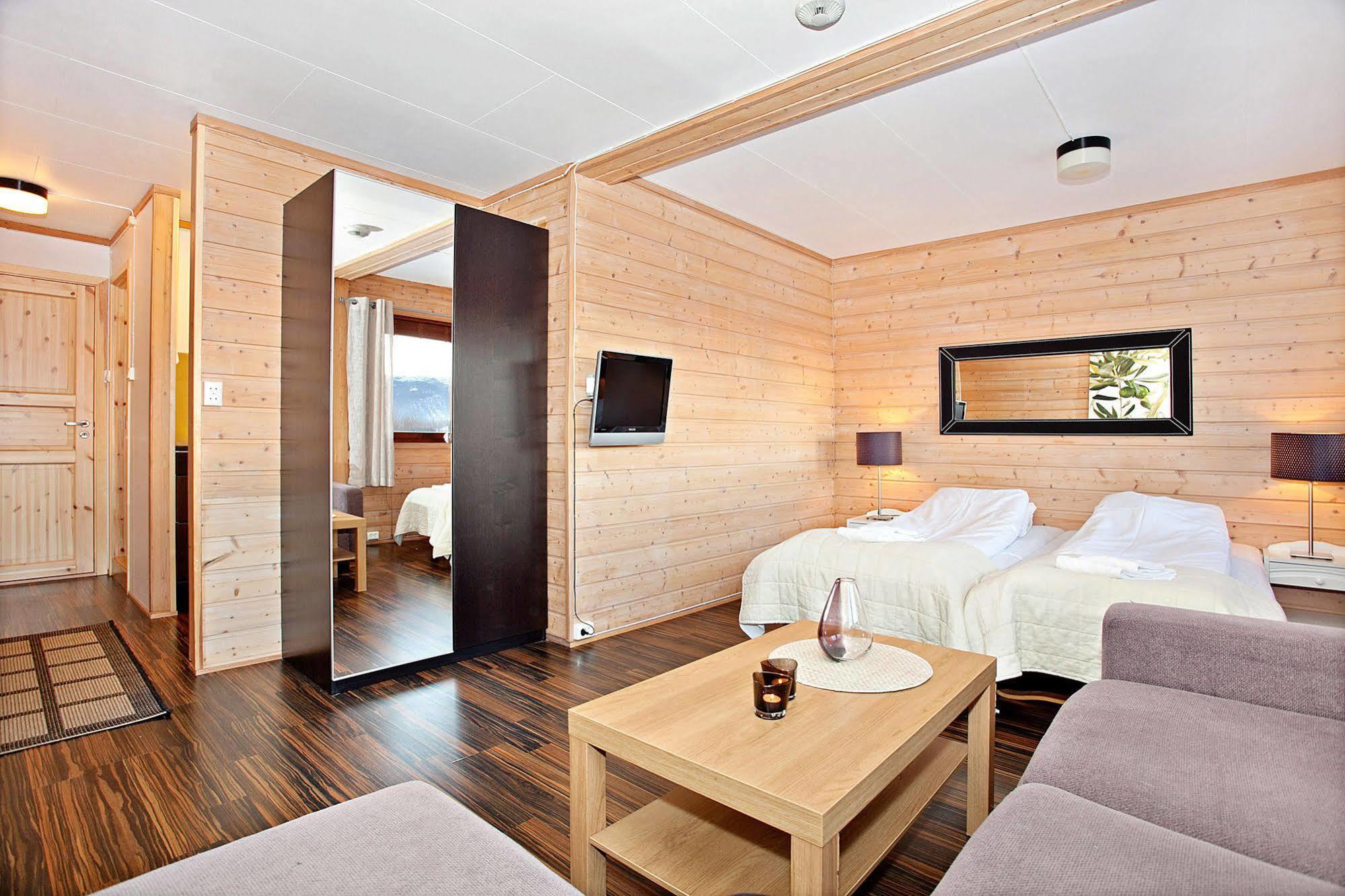 Sandmoen Bed & Breakfast, Free Parking Motell